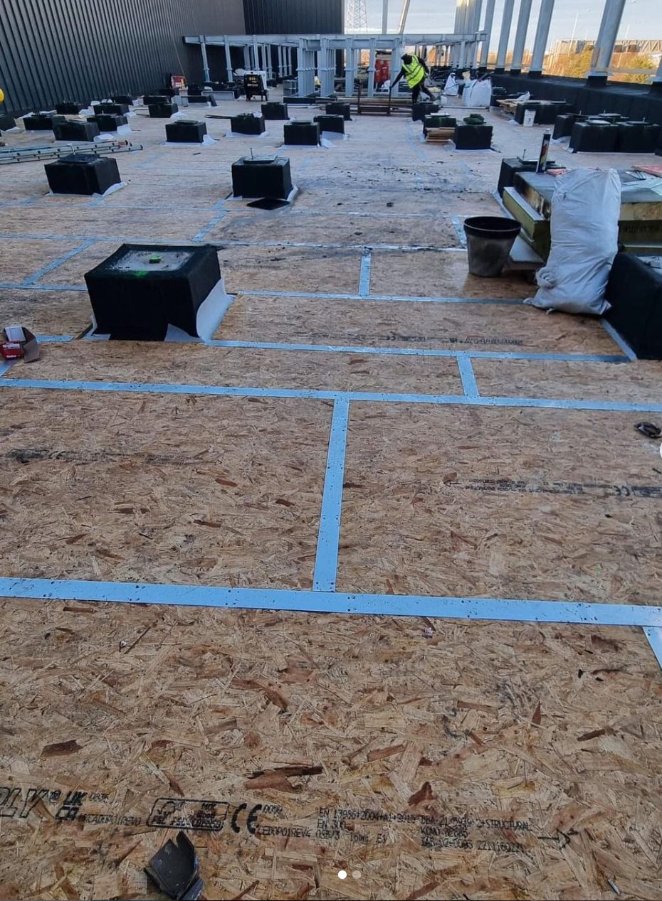 Roof protection ahead of weathering